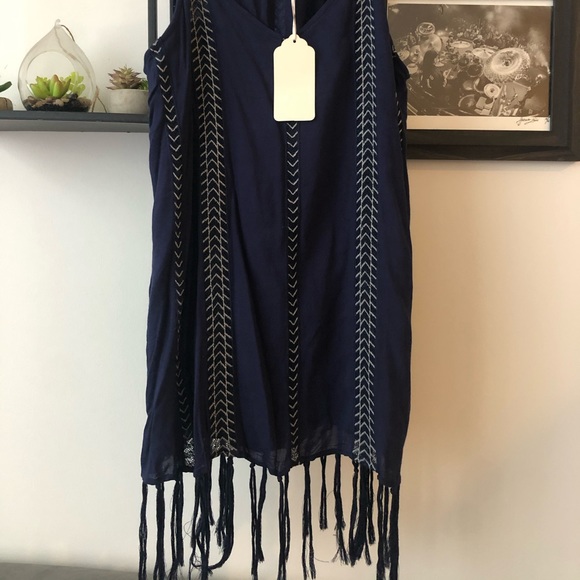 Lulu’s brand new navy fringe shift dress - Picture 3 of 5